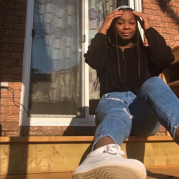 Meet your Posher, Anouchka - Picture 1 of 1